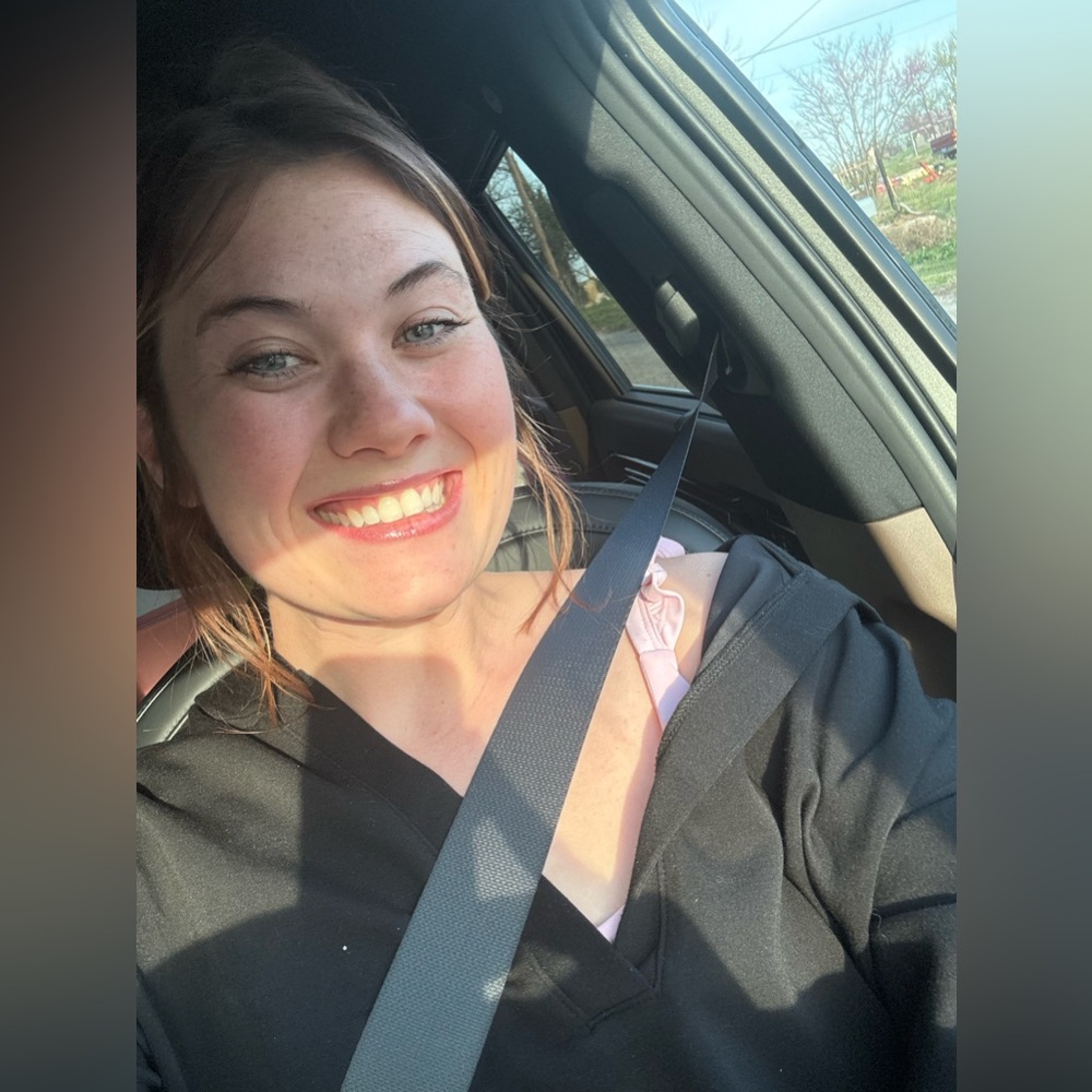 Meet your Posher, Chloe